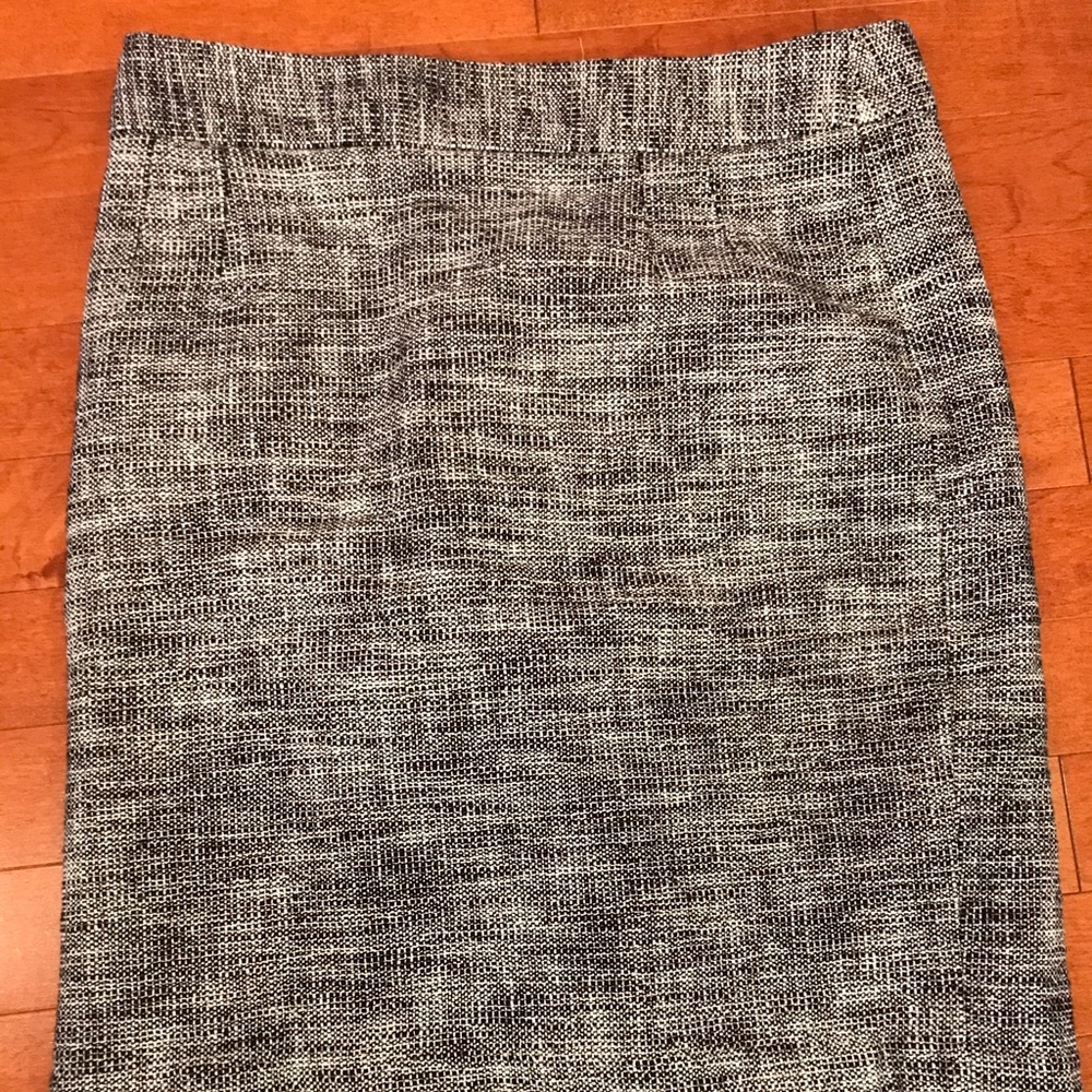 Banana Republic size 6 skirt